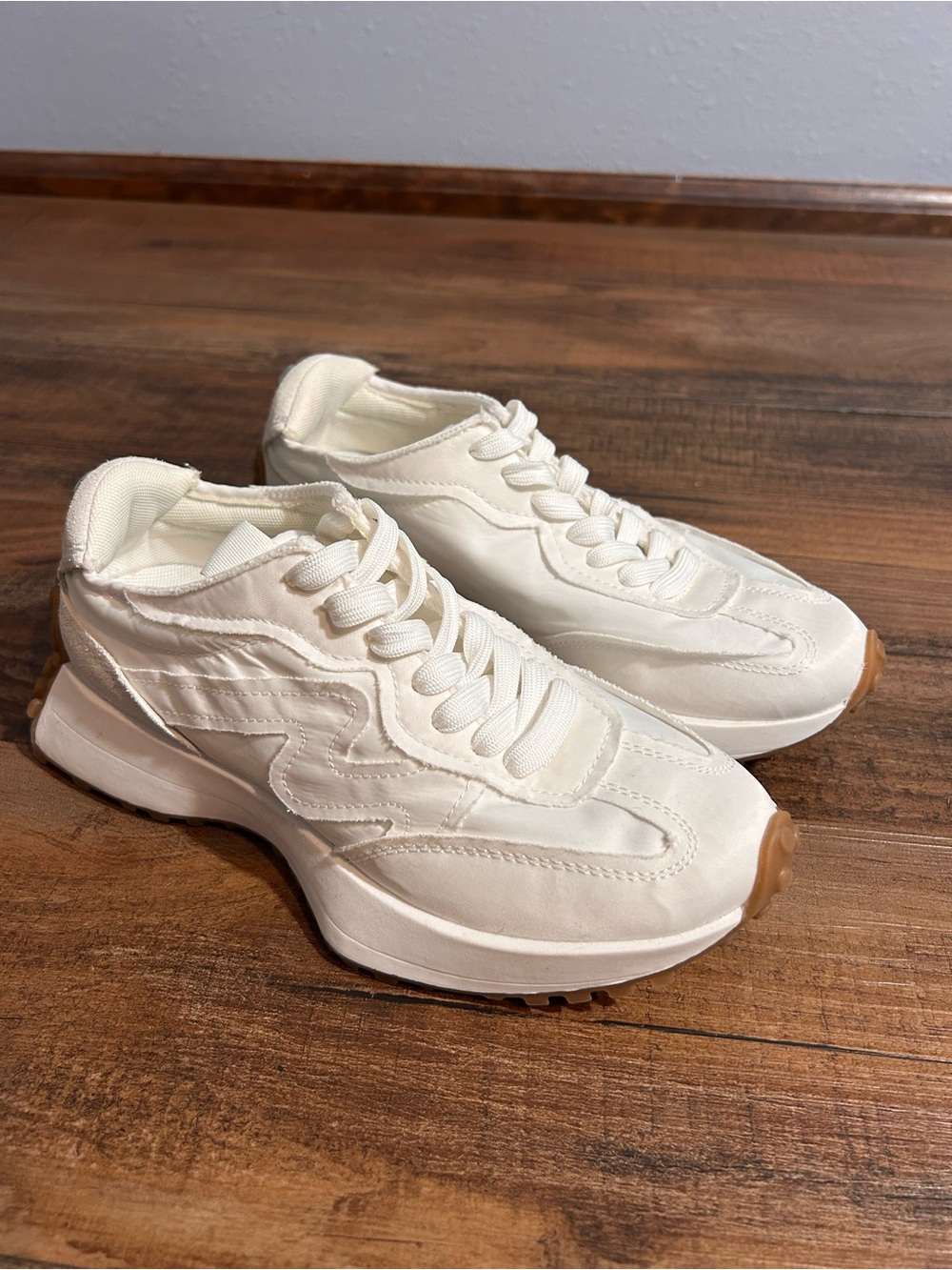 NEW Steve Madden Campo Sneakers solid white sz 6 - Picture 4 of 8